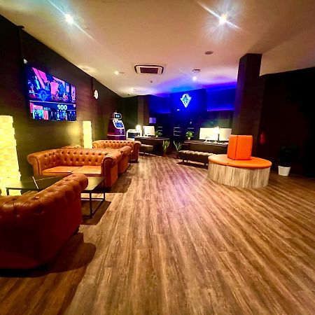 Arena Esports Hotel @ Bugis Village Singapore Buitenkant foto