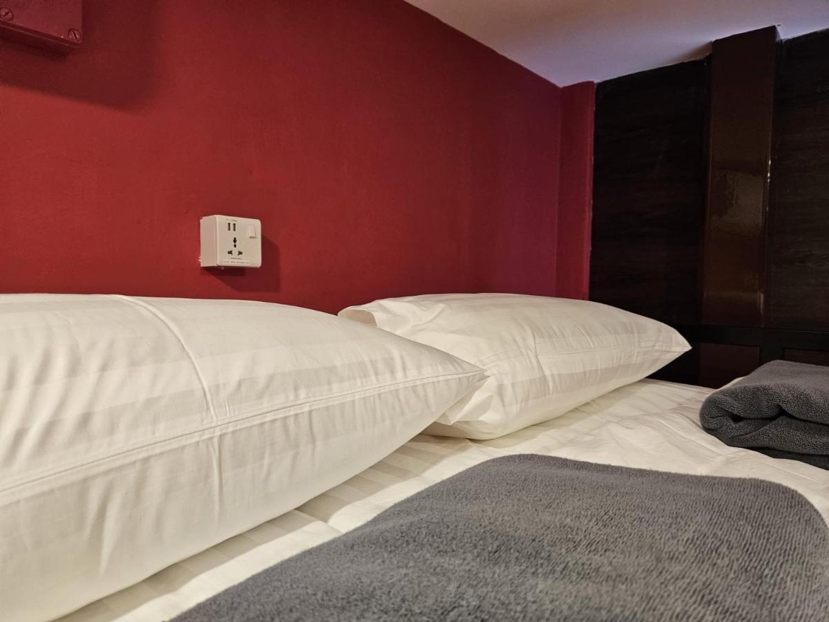 Arena Esports Hotel @ Bugis Village Singapore Buitenkant foto