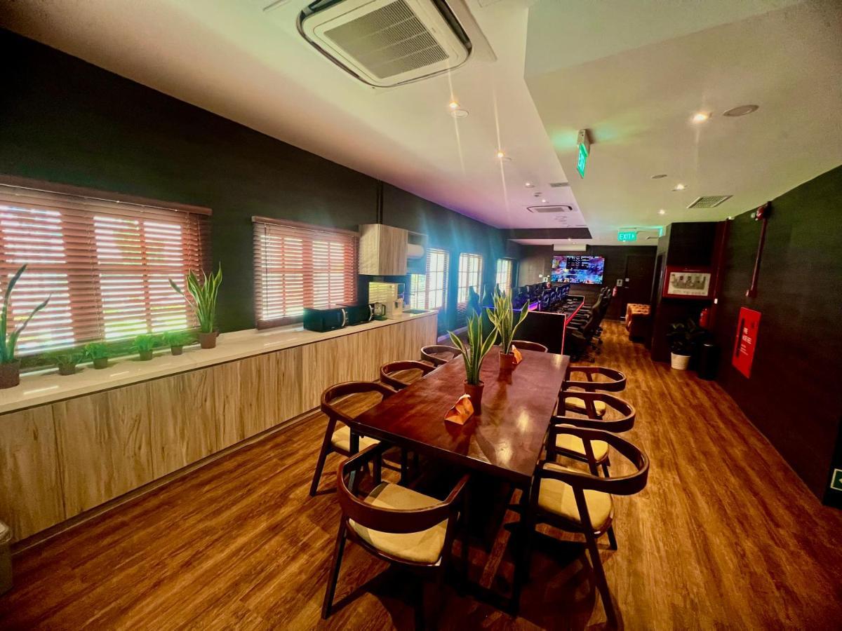 Arena Esports Hotel @ Bugis Village Singapore Buitenkant foto